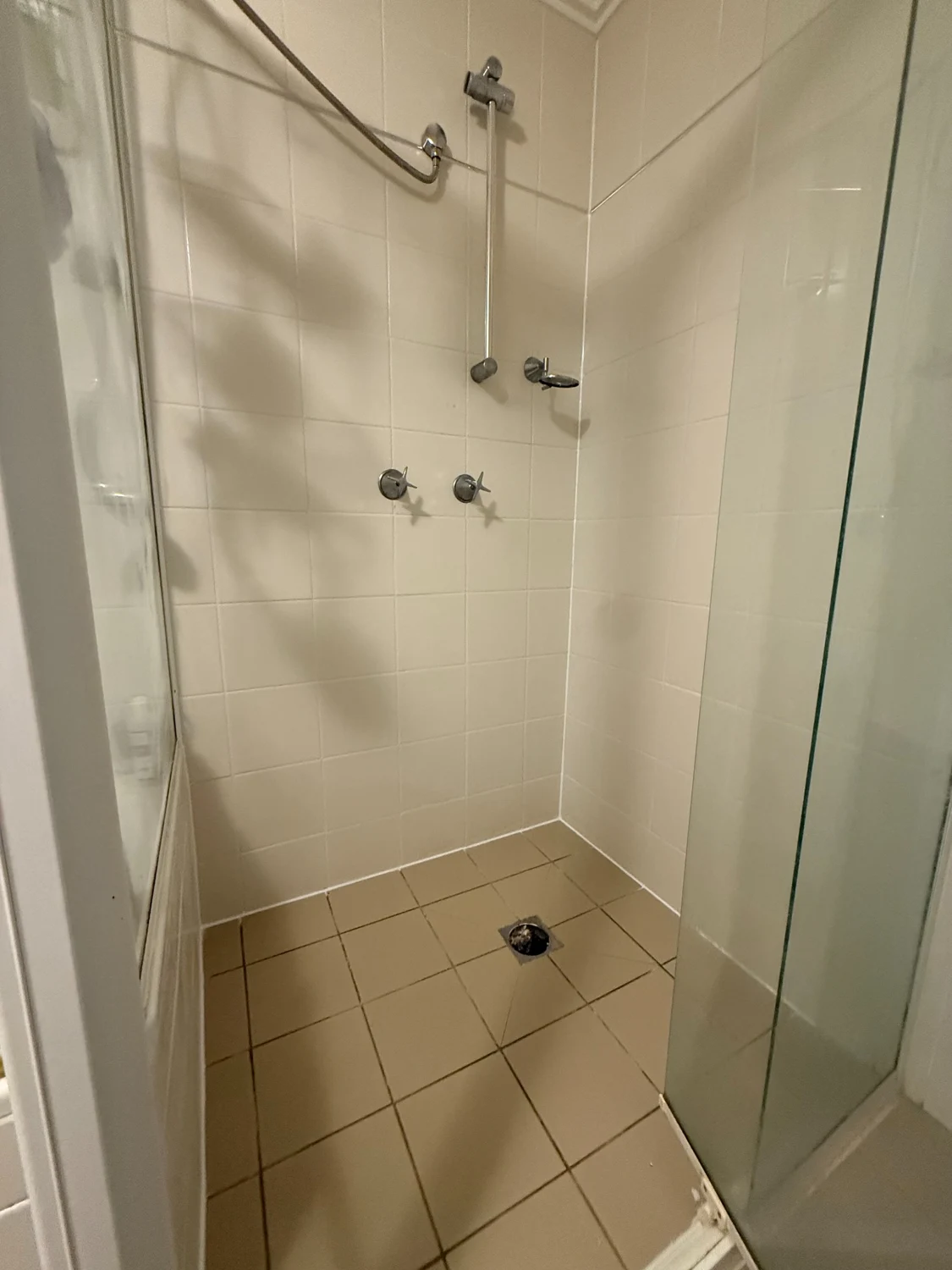 After shower walls restoration